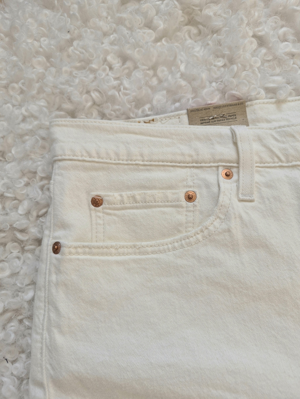 BNWT Levi's 501 Original 24 High Rise Denim Shorts White Cut Off Raw Hem Boho - Picture 3 of 12